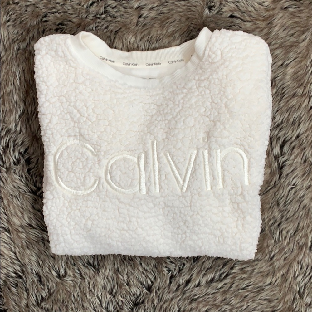 White Calvin Klein pullover sweatshirt